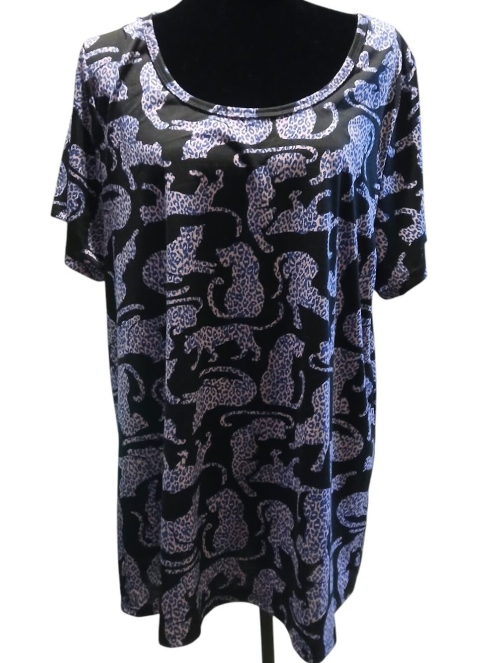 LuLaRoe Short Sleeve Scoop Neck Tee
